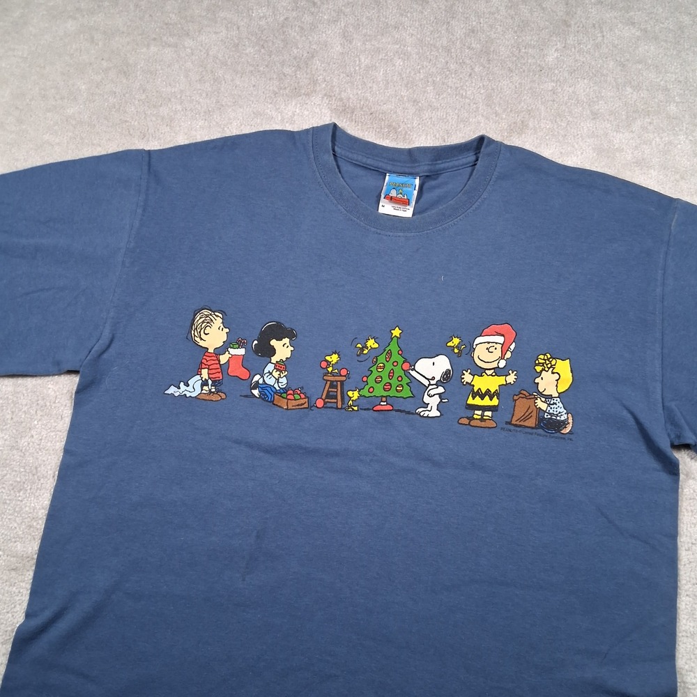 Peanuts Christmas T-Shirt Mens Medium Blue Charlie Brown Snoopy Holiday Graphic